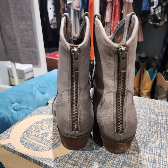 BORN Wynd Grey Leather Booties - Picture 3 of 4